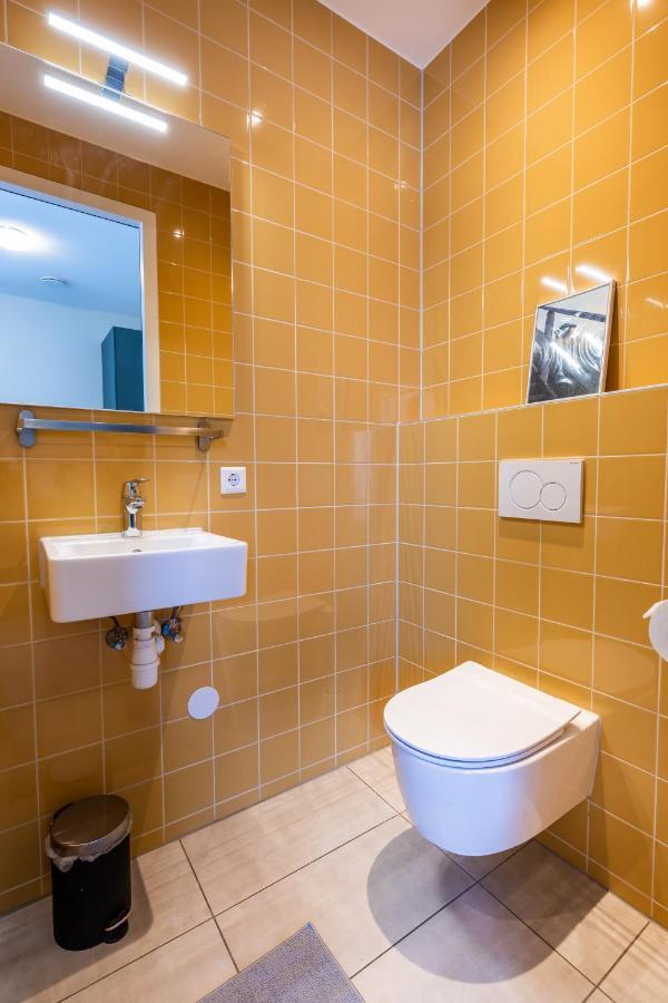 Roosjesweg 2 Gastenkamer Met Parkeerplaats En Terras Eg ดอมเบิร์ก ภายนอก รูปภาพ
